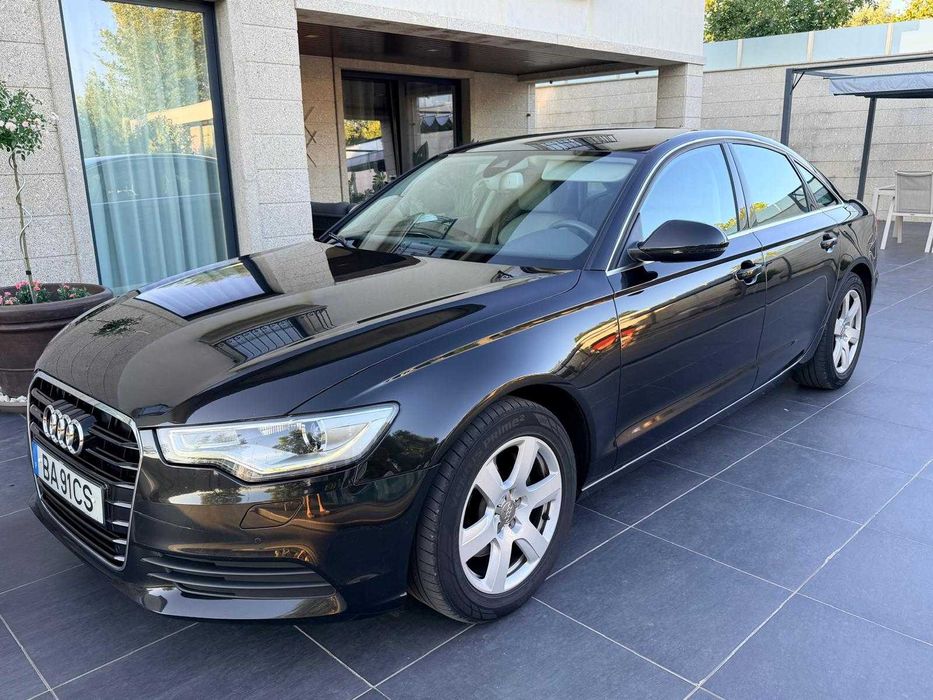 Audi A6 2.0 TDI Sport / estofos em Alcântara e pele / Excelente estado