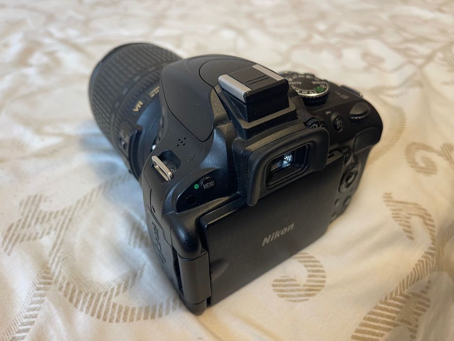 Nikon D5100 18-105mm