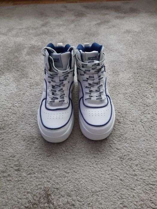 Buty sportowe firmy Sprandi, rozmiar 39