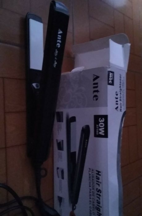 Alisador de cabelo novo