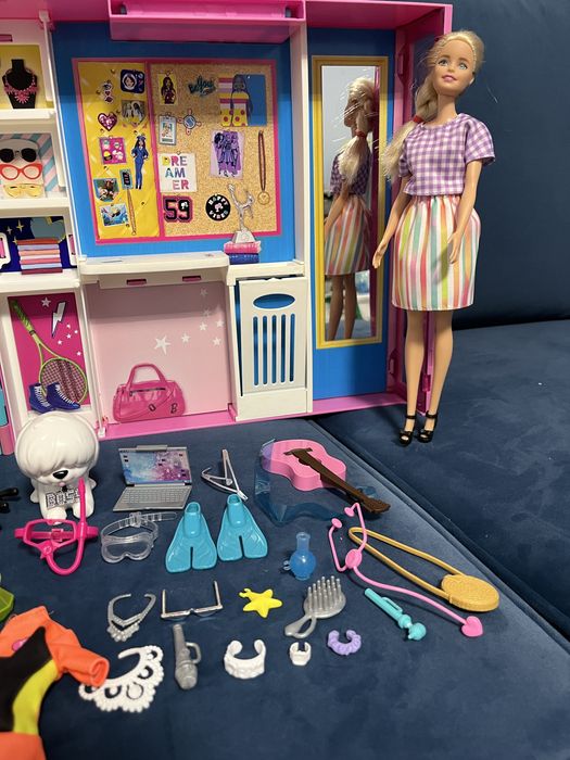 Szafa marzeń Lalka Barbie + Barbie extra + piesek