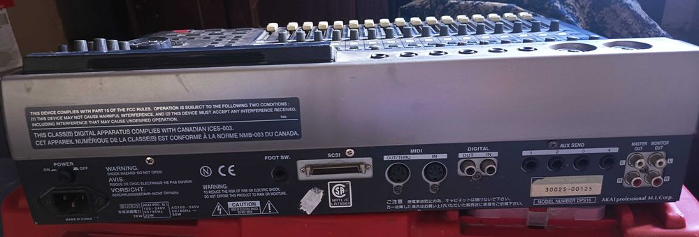 Akai DPS16 – profesjonalny cyfrowy rejestrator i mikser