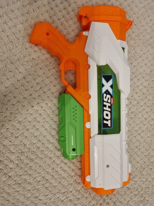 pistolet na wodę x shot