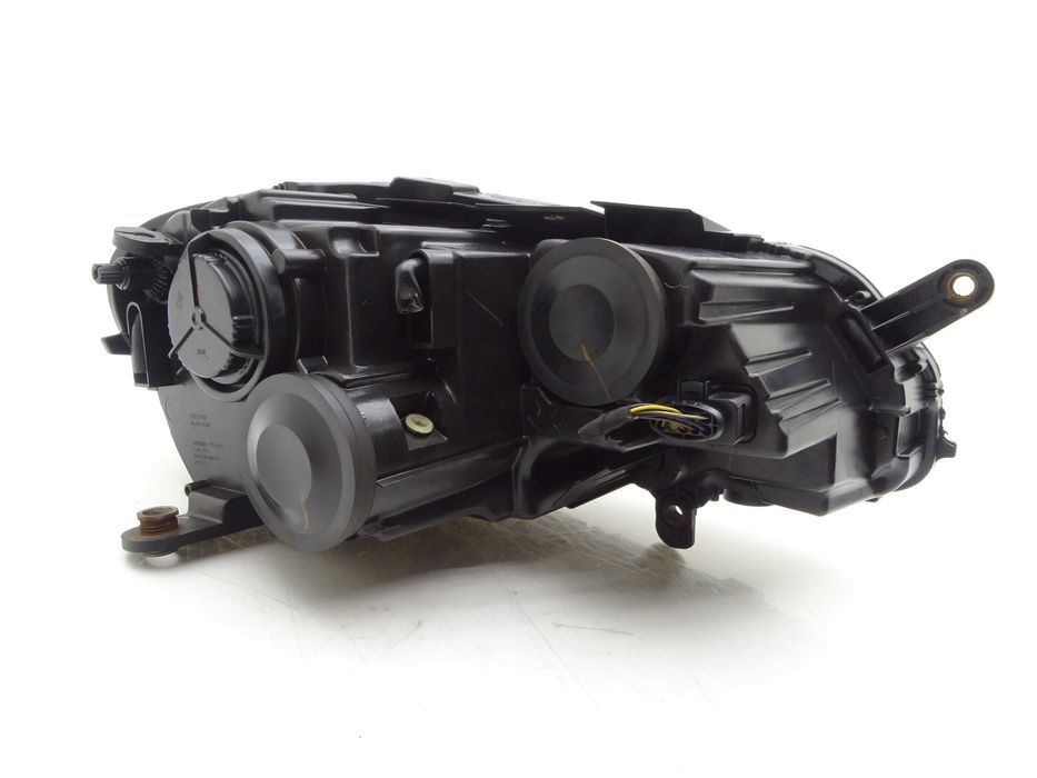 Lampa przód przednia lewa lewy kompletna 02512424 VW passat b7
