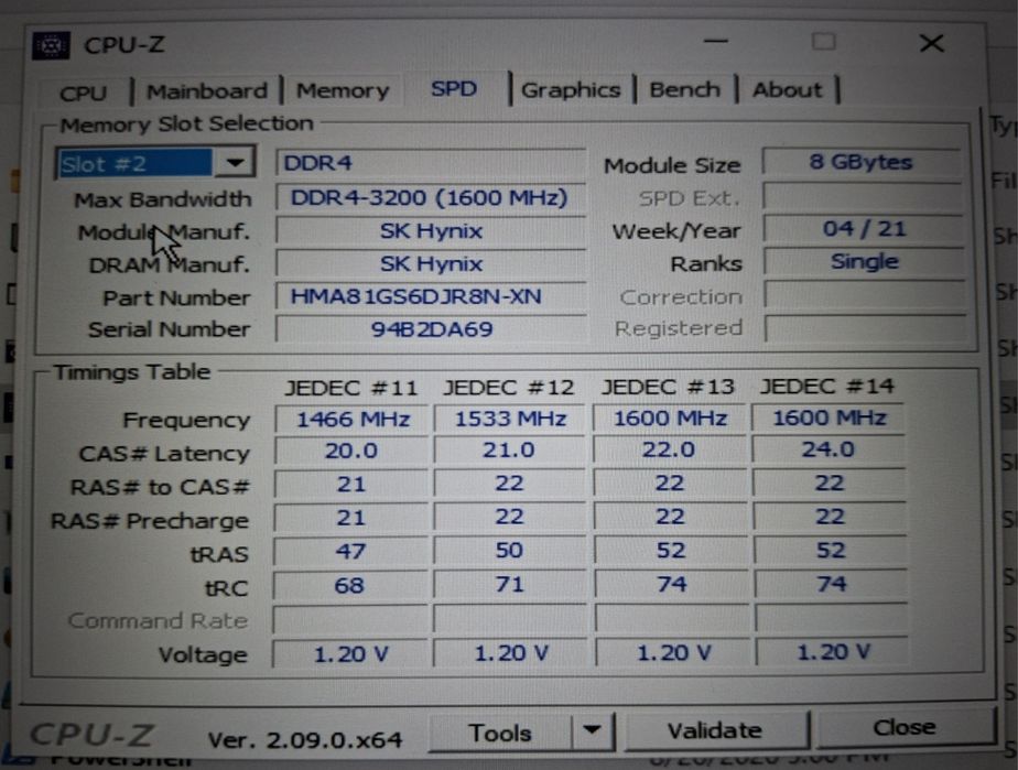 2x4 GB RAM SK hynix DDR4 SO-DIMM 3200 MHz.