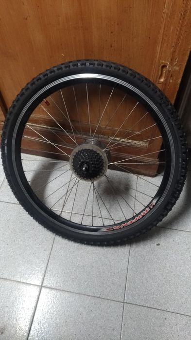 Rodas  A Jiafeng de carbono como nova com discos pneus  completas