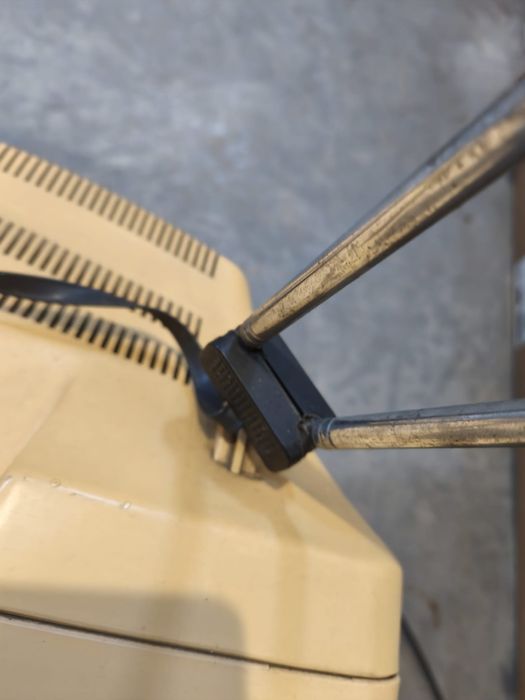 Televisão Vintage SONEC Preto e Branco Funcional – Retro Anos 70/80”