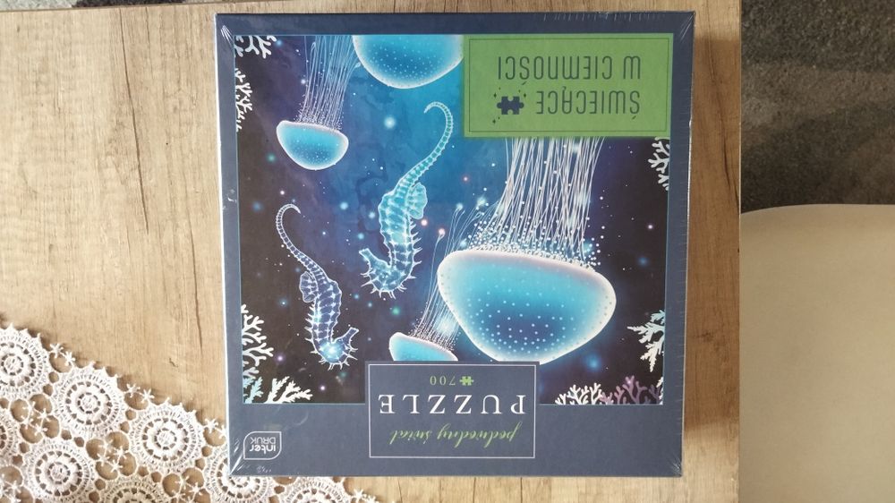 Puzzle świecące w ciemnośći 700