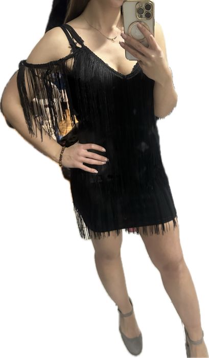 Sukienka czarna z frędzlami