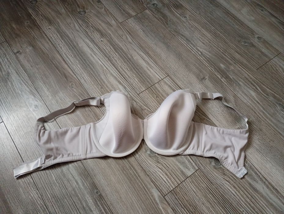 Biustonosz z koronkowym wykończeniem lace 75F Debenhams