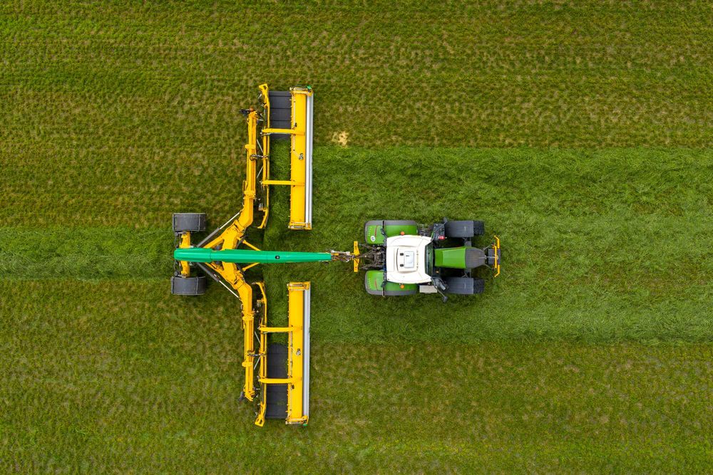 Oxbo CM240 – zgrabiarka taśmowa 12,5 m