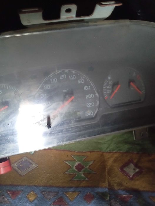 Disponho de algumas peças para a Volvo V40 1.9d