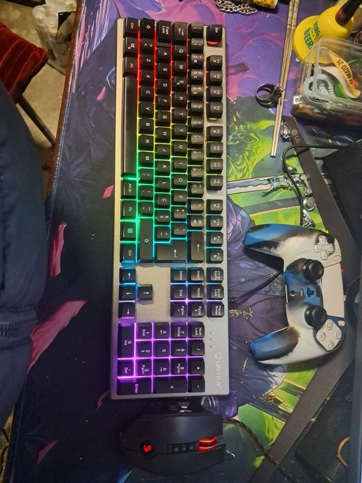 Vendo teclado, rato e tapete