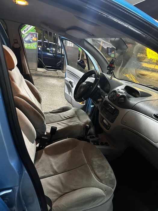 Carro citroen c3 azul