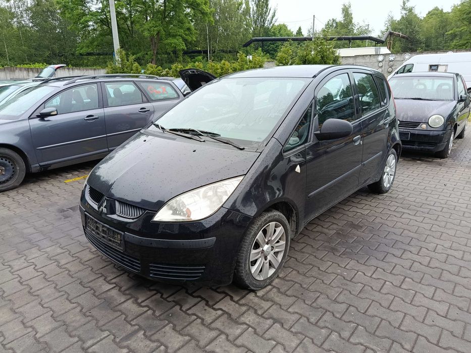 Mitsubishi Colt 1.1b Z32A 2008r NA CZĘŚCI