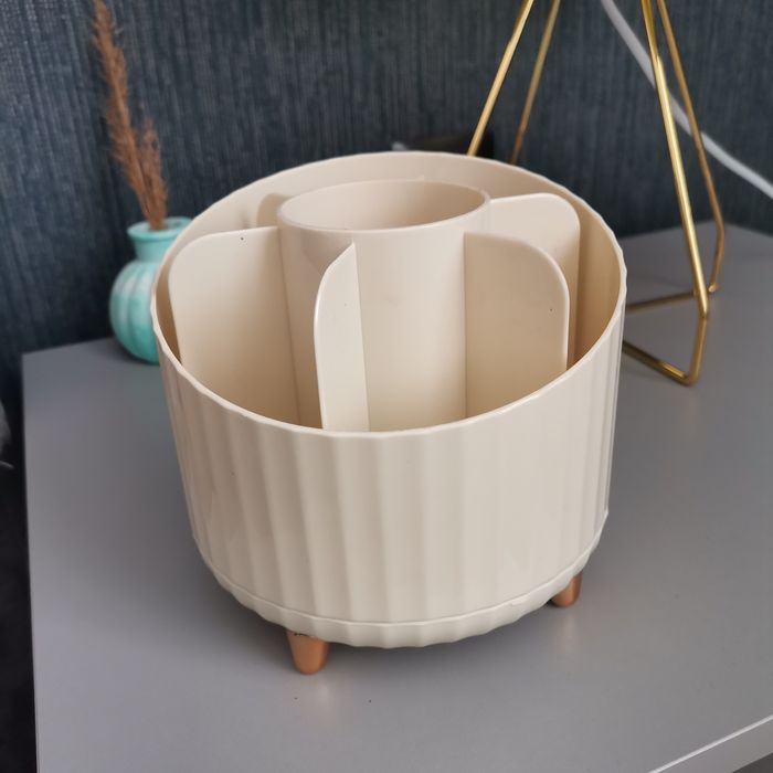 Stojak obrotowy na kosmetyki+gratisy