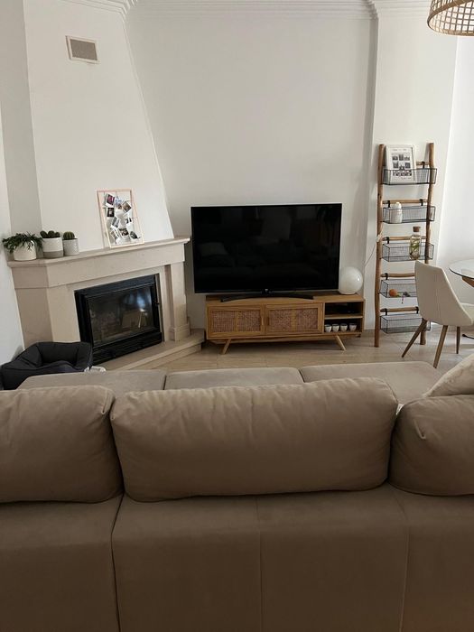 Quarto Sala com varanda em Queluz, entrada imediata