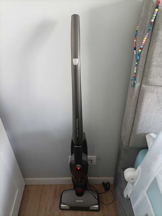 Aspirador Vertical  Silvercrest