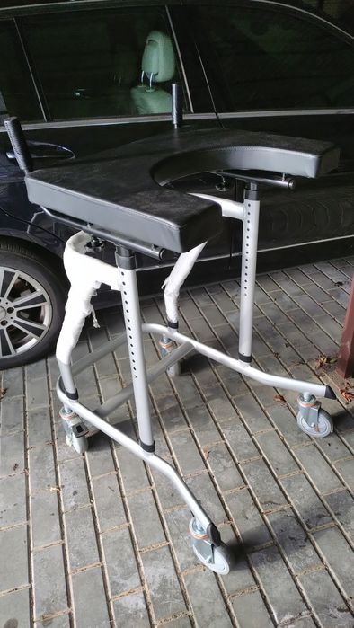 Balkonik wysoki z kółkami