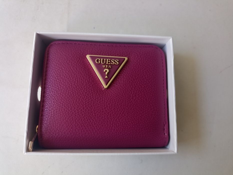 Carteira/porta moedas a imitar a Guess