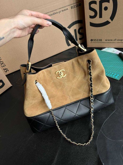 Torba typu tote w stylu Chanel