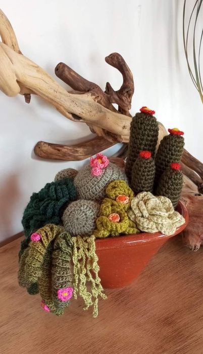 Trabalhos em cordel e macrame