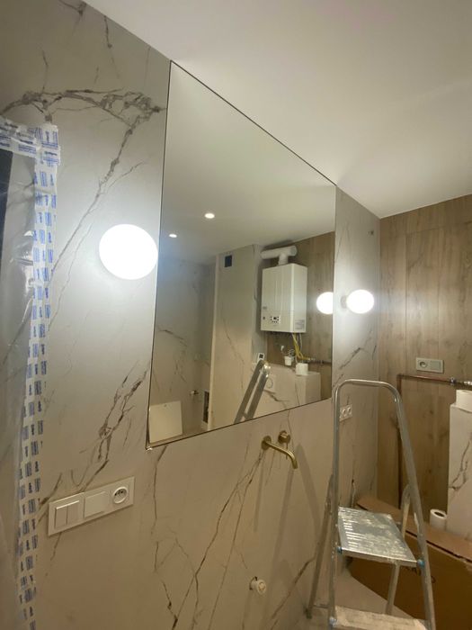 Lustra na wymiar – do łazienki, przedpokoju, siłowni, salonu