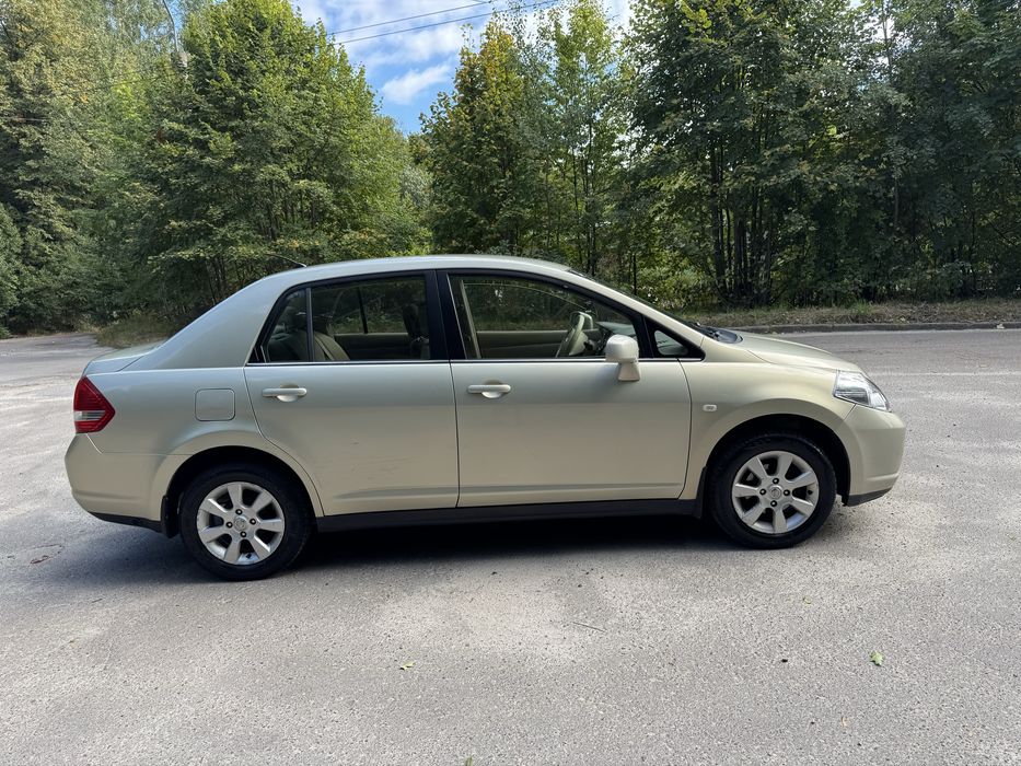 Nissan Tiida 1.6 автомат