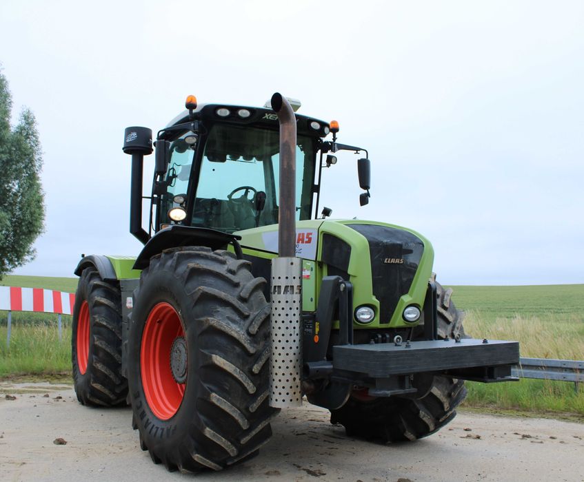 Ciągnik rolniczy Claas Xerion 3300