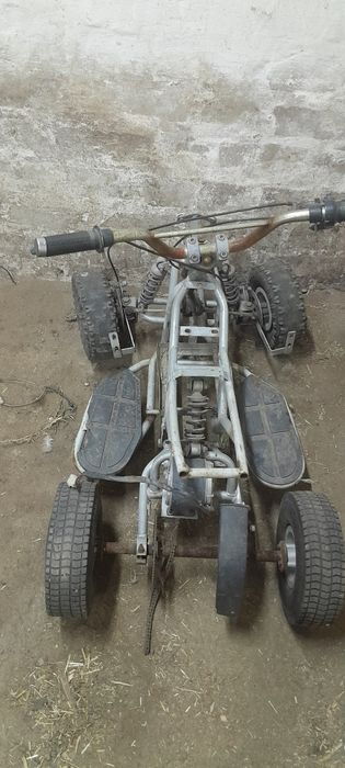 2 квадроцикла,машинка,мотокоса.Цена за все
