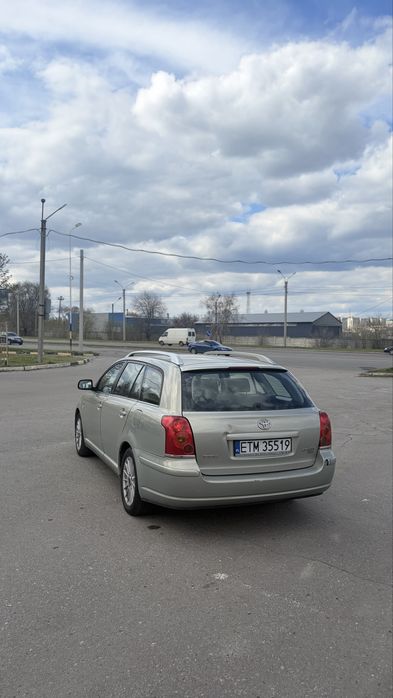 Toyota Avensis 2.0 дизель в гарному стані