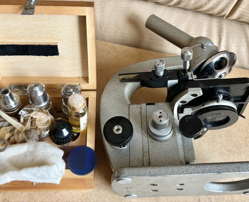 Микроскоп МБД-1 повний комплект з Припаратоводієм