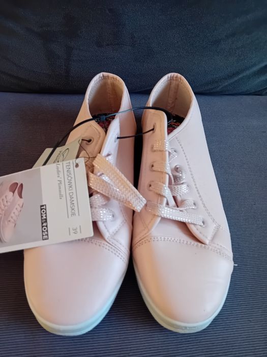 Buty damskie i dziewczęce