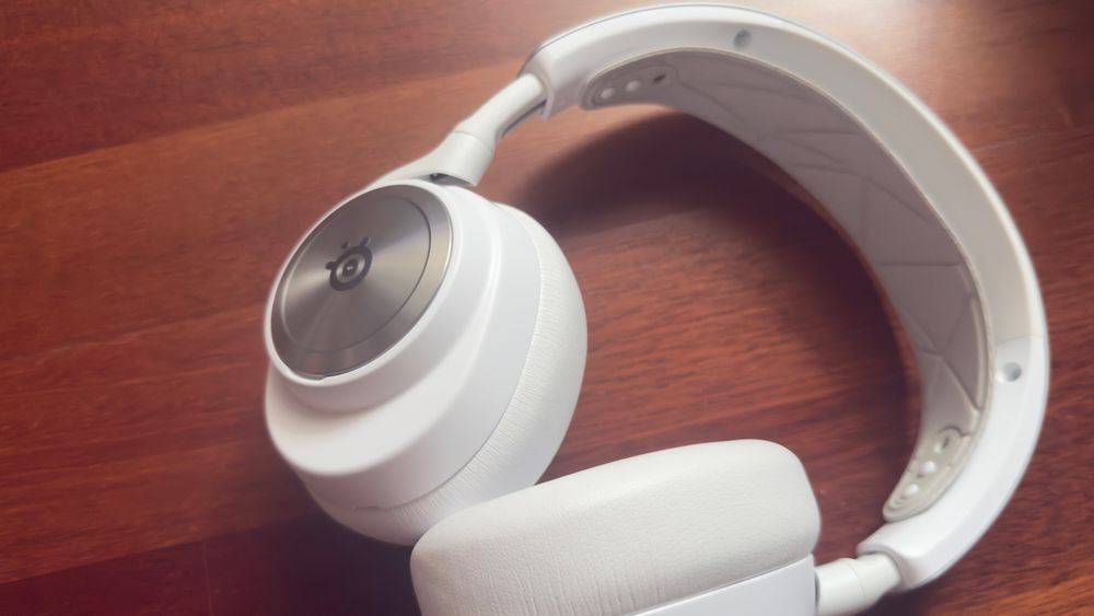 Słuchawki bezprzewodowe Steelseries Arctic Nova Pro Wireless jak nowe nieużywane