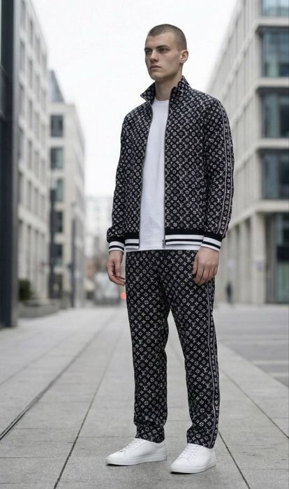 Костюми Louis Vuitton,Lacoste