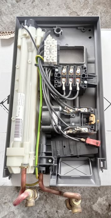 Przepływowy podgrzewacz wody 18 kW 400 V