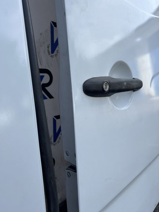 Задні двері Sprinter 906