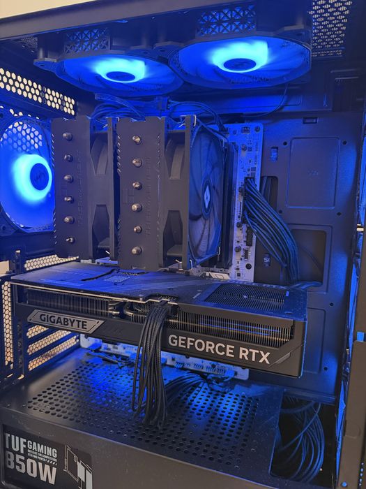 PC Gaming RTX 5070 Ti | Ryzen 7 7800X3D | 32GB DDR5 | SSD 2TB | Monitor Alienware 320Hz | Como Novo