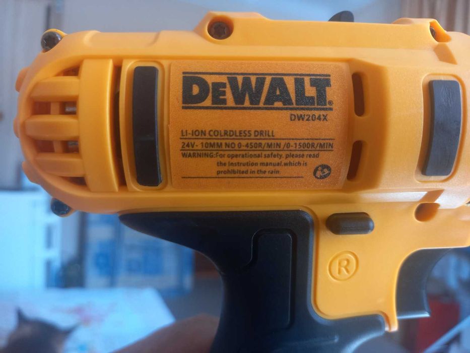 Дрель шуруповерт DeWalt DW204X 24V