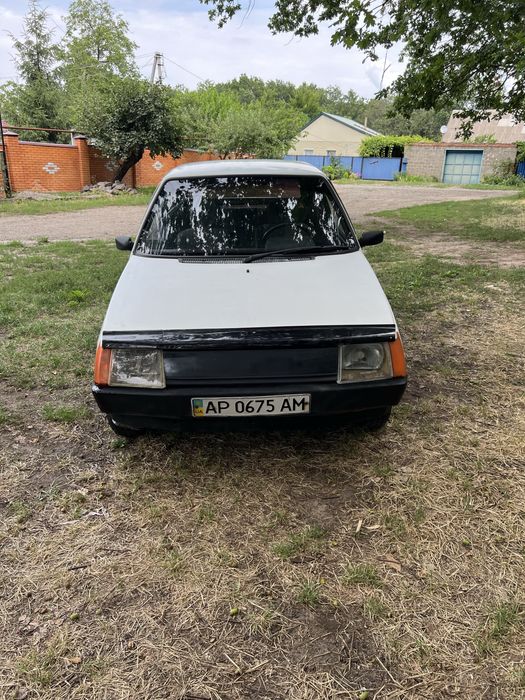Автомобиль ЗАЗ-1102. 1998 г. выпуска