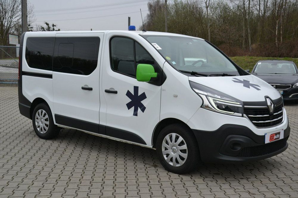 Renault Trafic  2,0 dci 130 ps* ambulans* karetka* nosze* zabudowa gifa* ICDauto