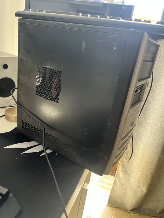 Torre com teclado rato + monitor acer