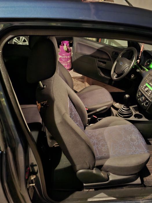 Sprzedam Forda Fieste