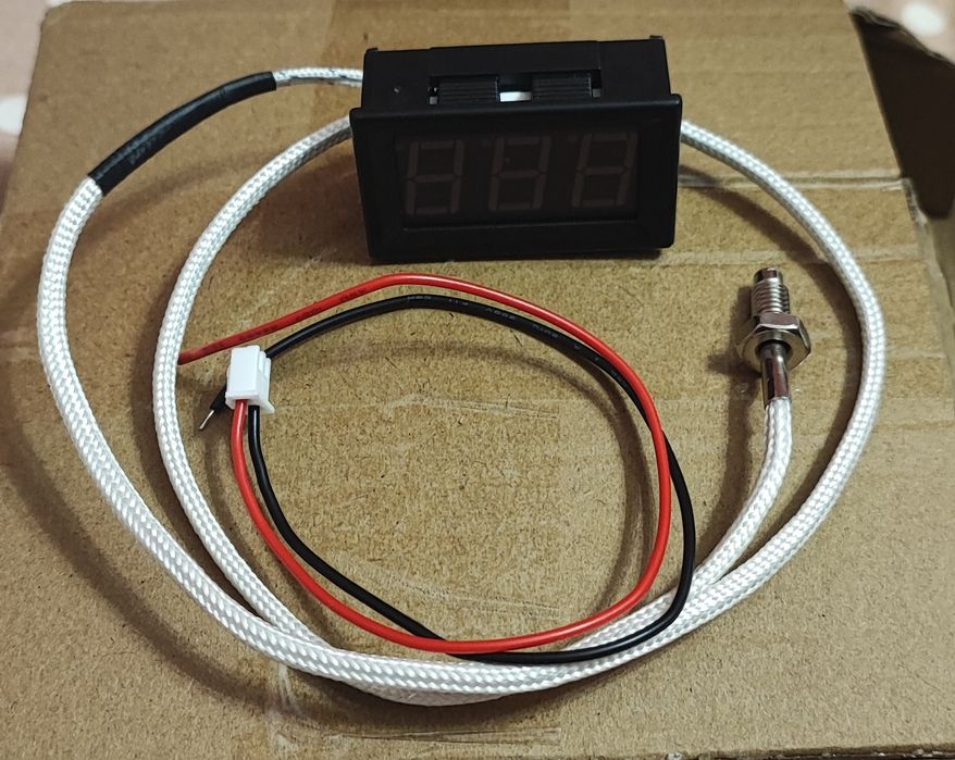 Датчик температури з екраном