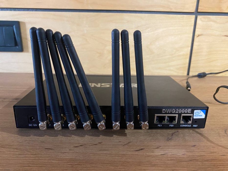 GSM-шлюз Dinstar DWG2000E-8G-B на 8 sim-карт
