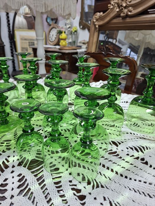 Copos em vidro verde vintage