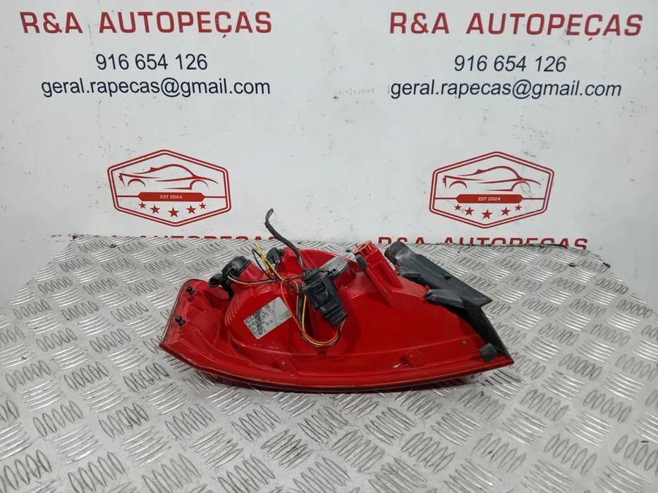 Farolins Direito Audi A5 8T0945095 8T0945096 Original