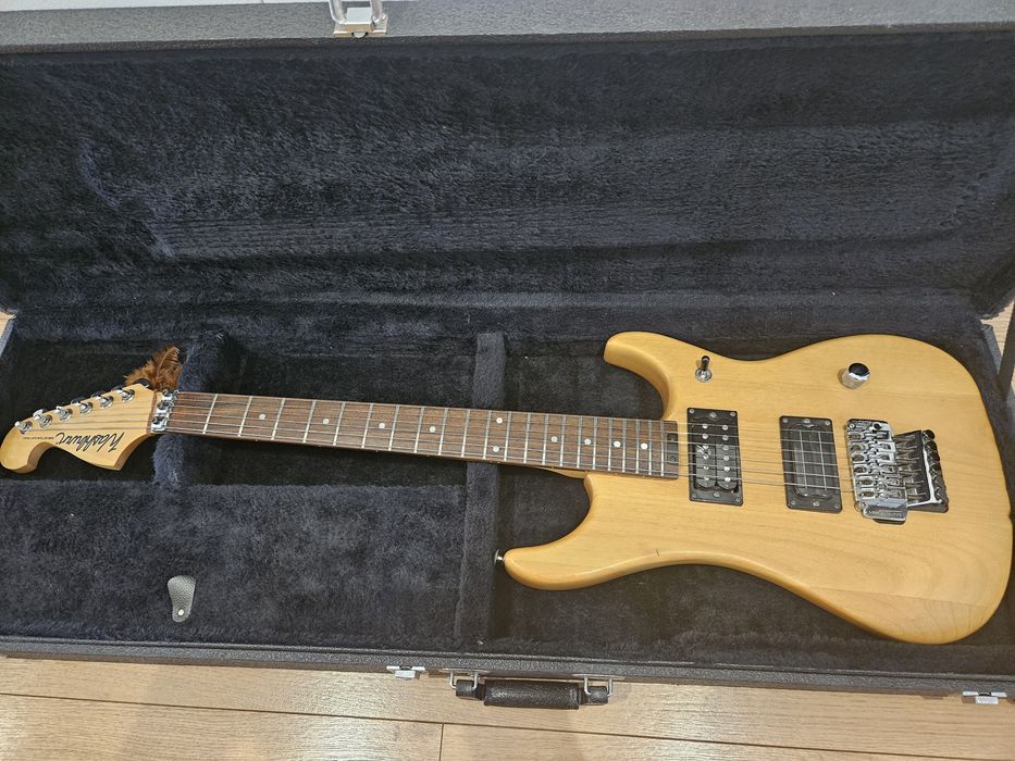 Guitarra Washburn N2