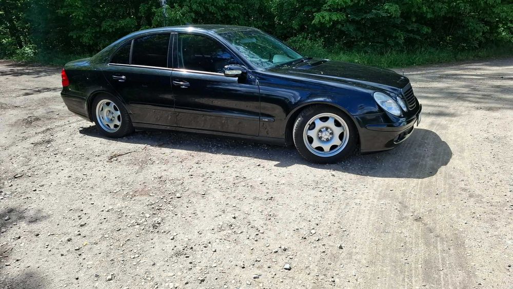 Samochód osobowy Mercedes W211