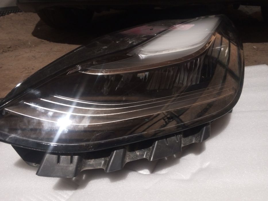 Фара Tesla model 3 Y.